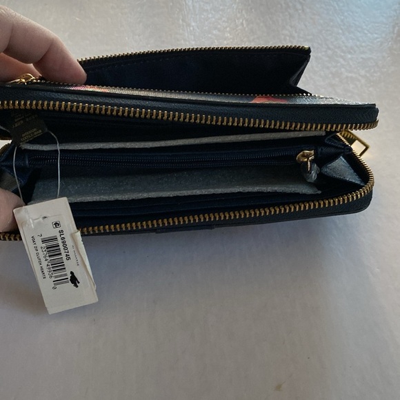 FOSSIL Vday Zip Clutch Hearst Zip Around Black Wallet. NWT - Picture 8 of 9